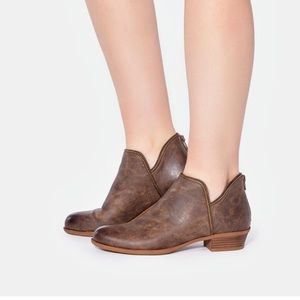 JustFab Laurette Booties, Size 8